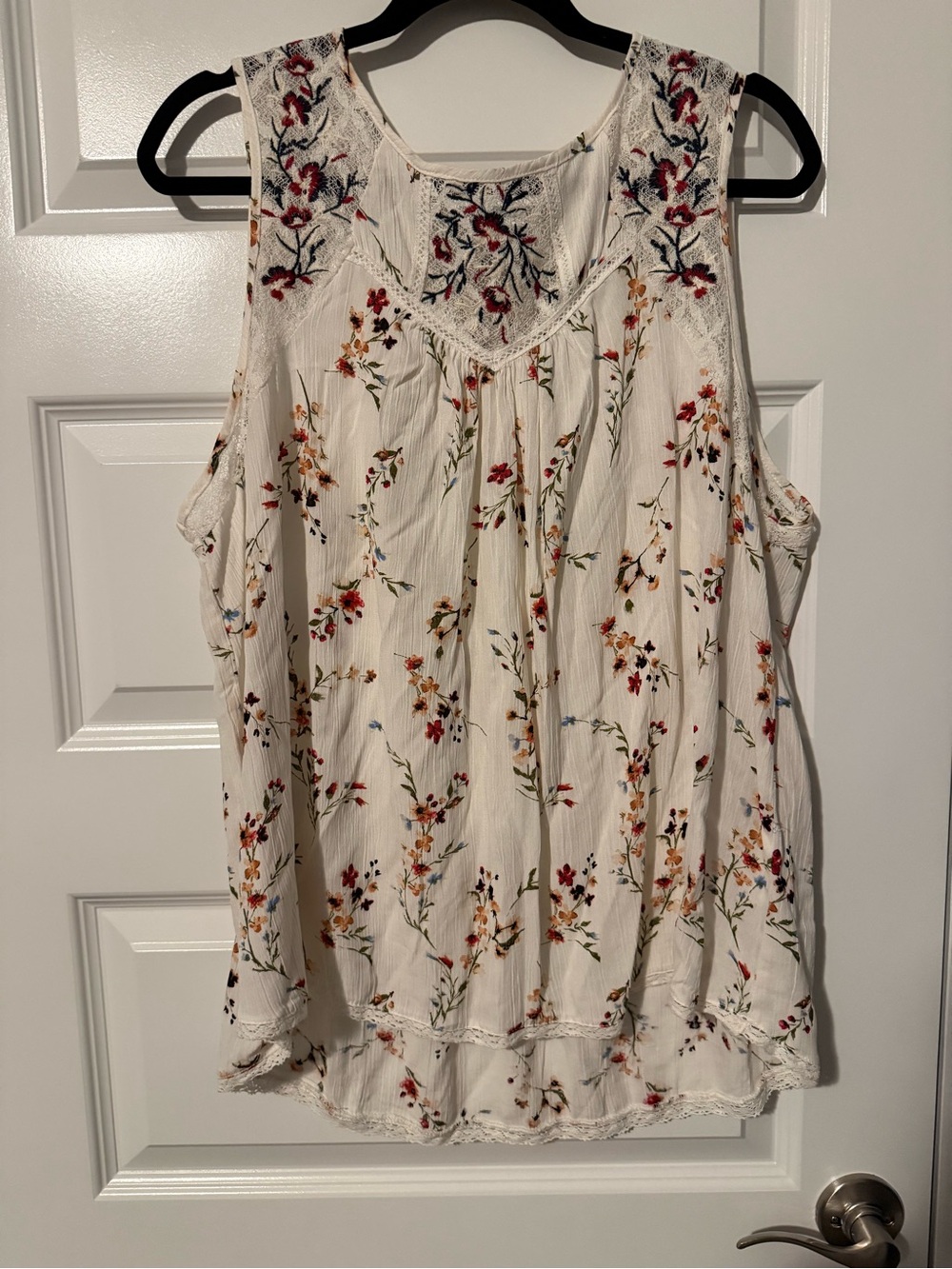 Cream Floral Embroidered Sleeveless Camisole